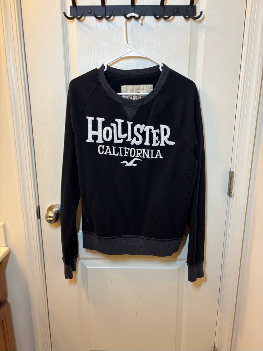 Hollister California Black Crewneck Sweatshirt Large Logo Pullover Y2K